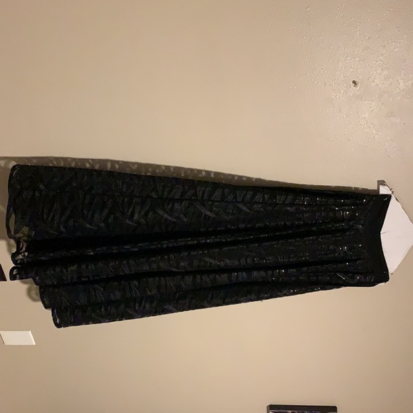 Black Lehenga Skirt from the Saree Room - Picture 3 of 8